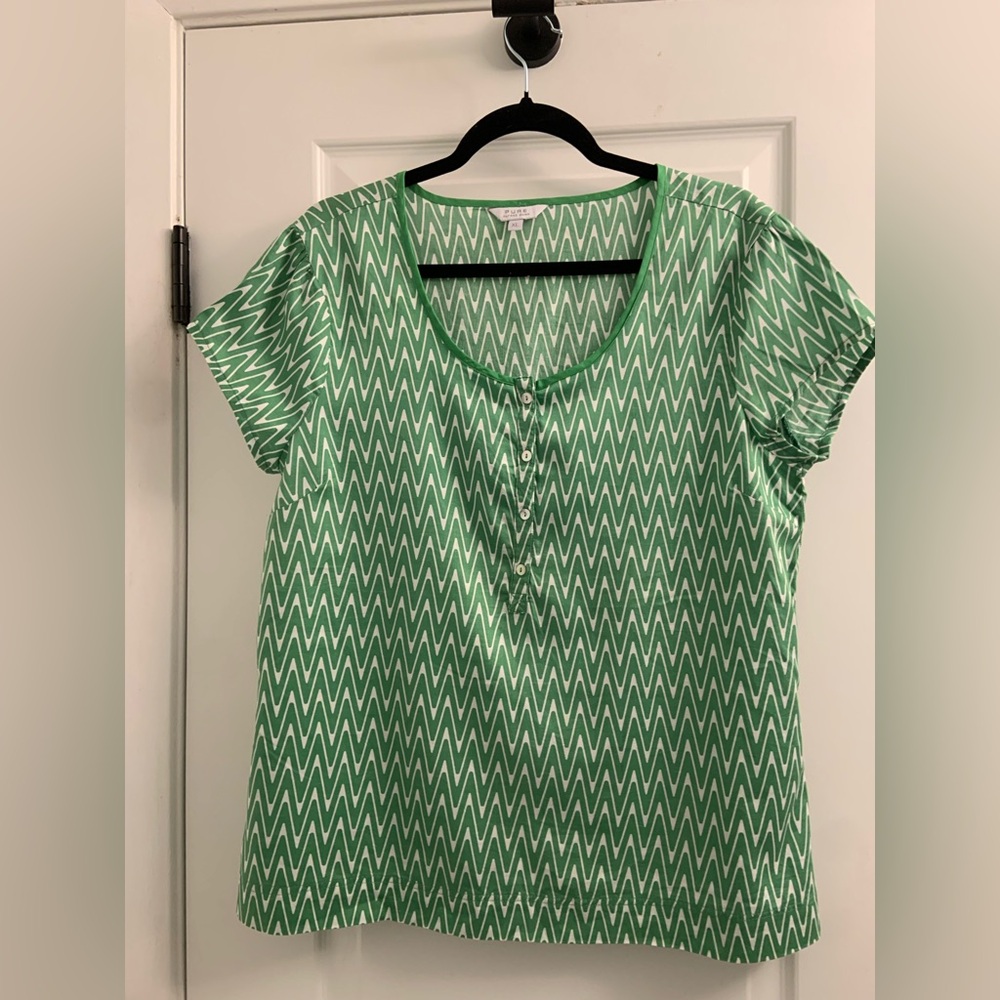 ALFRED SUNG Green and White Zigzag Short Sleeve Top